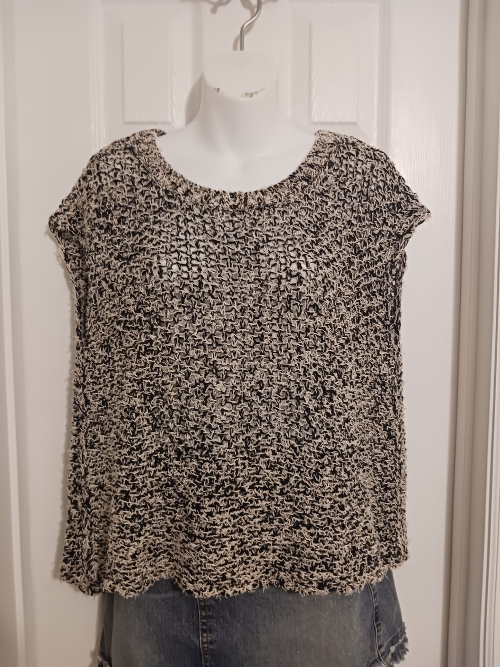 Eileen Fisher Black/ Off White Textured  Open-Knit Cap Sleeve Top Small